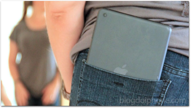 iPad mini no bolso