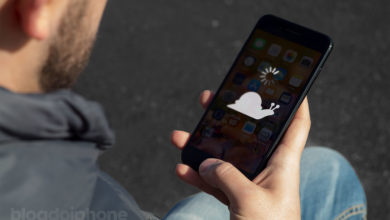 Homem segurando iPhone tela imagem lesma