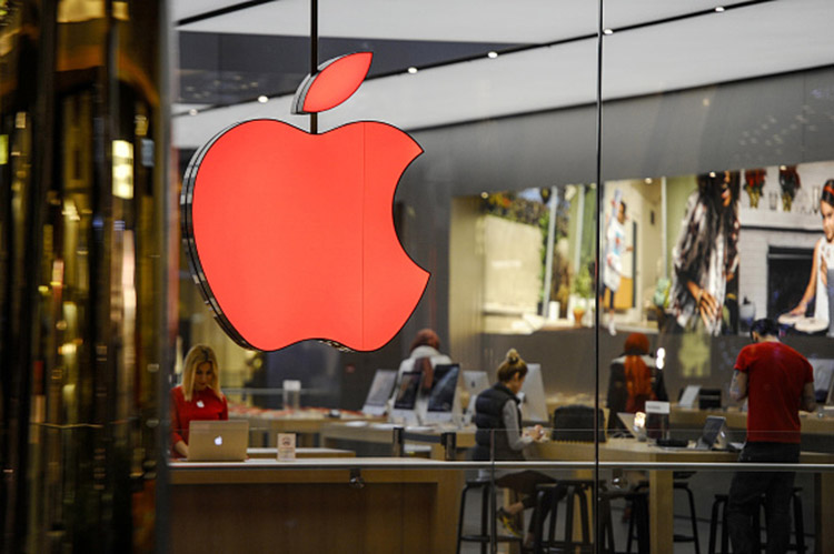 Close-up Do Logotipo Da Apple Na Apple Store Em Manhattan, Maçã