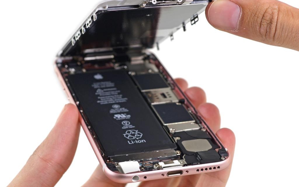 Veja se seu iPhone 6s é apto a participar do Programa de Troca de Bateria da Apple Ifixit_iPhone6s-1024x641