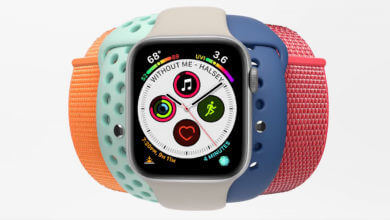 Apple Watch com várias pulseiras coloridas