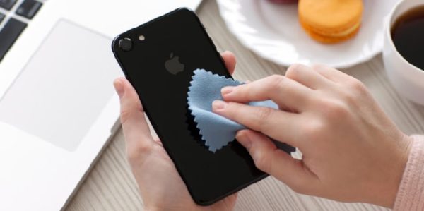 Como higienizar o seu iPhone sem destruí-lo