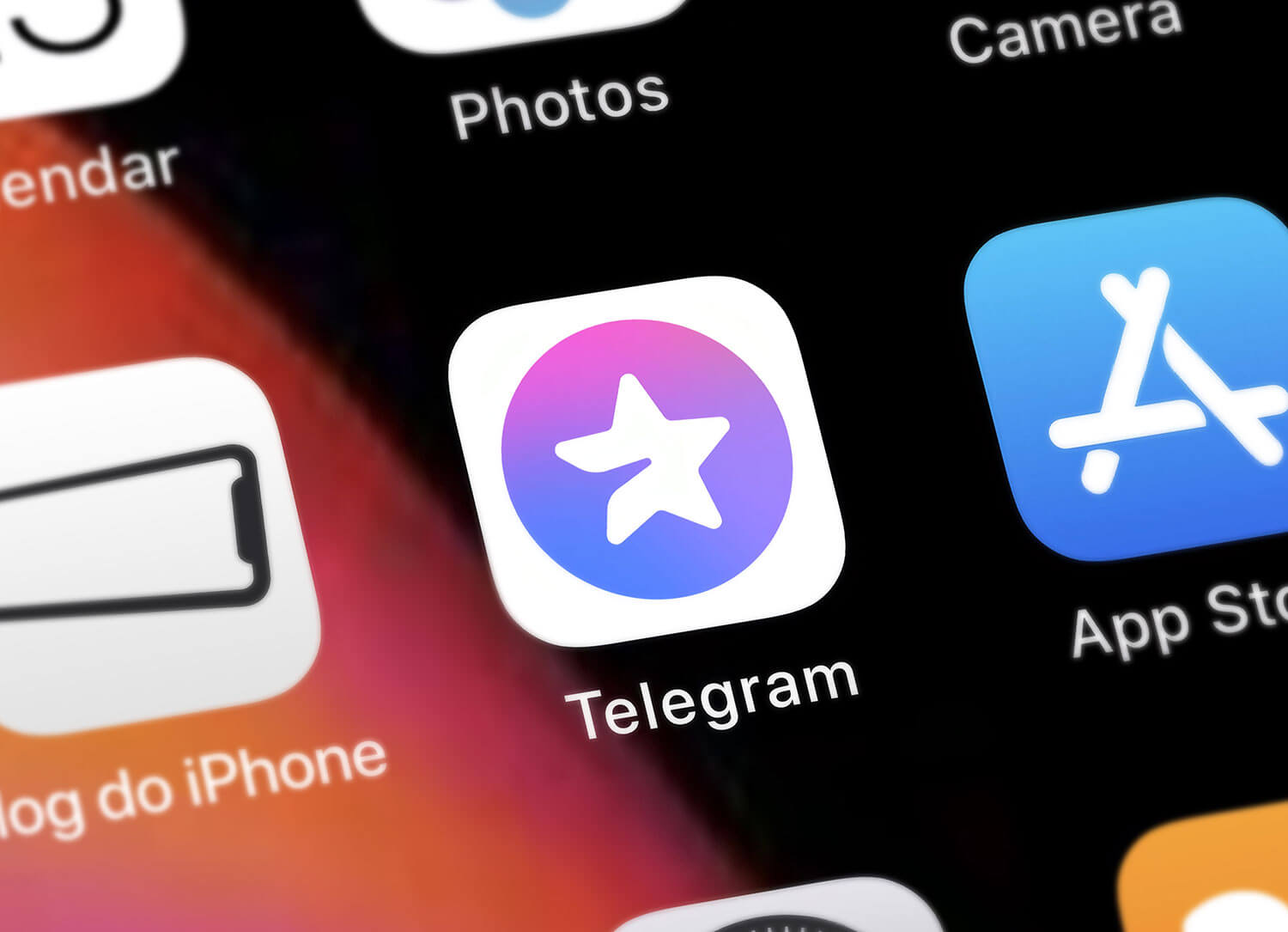 Tela de aplicativos do iOS com o ícone do aplicativo do Telegram Premium