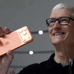 Tim Cook iPhone 17 Pro
