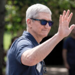 Tim Cook se despedindo