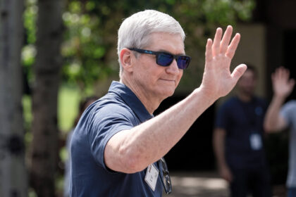 Tim Cook se despedindo